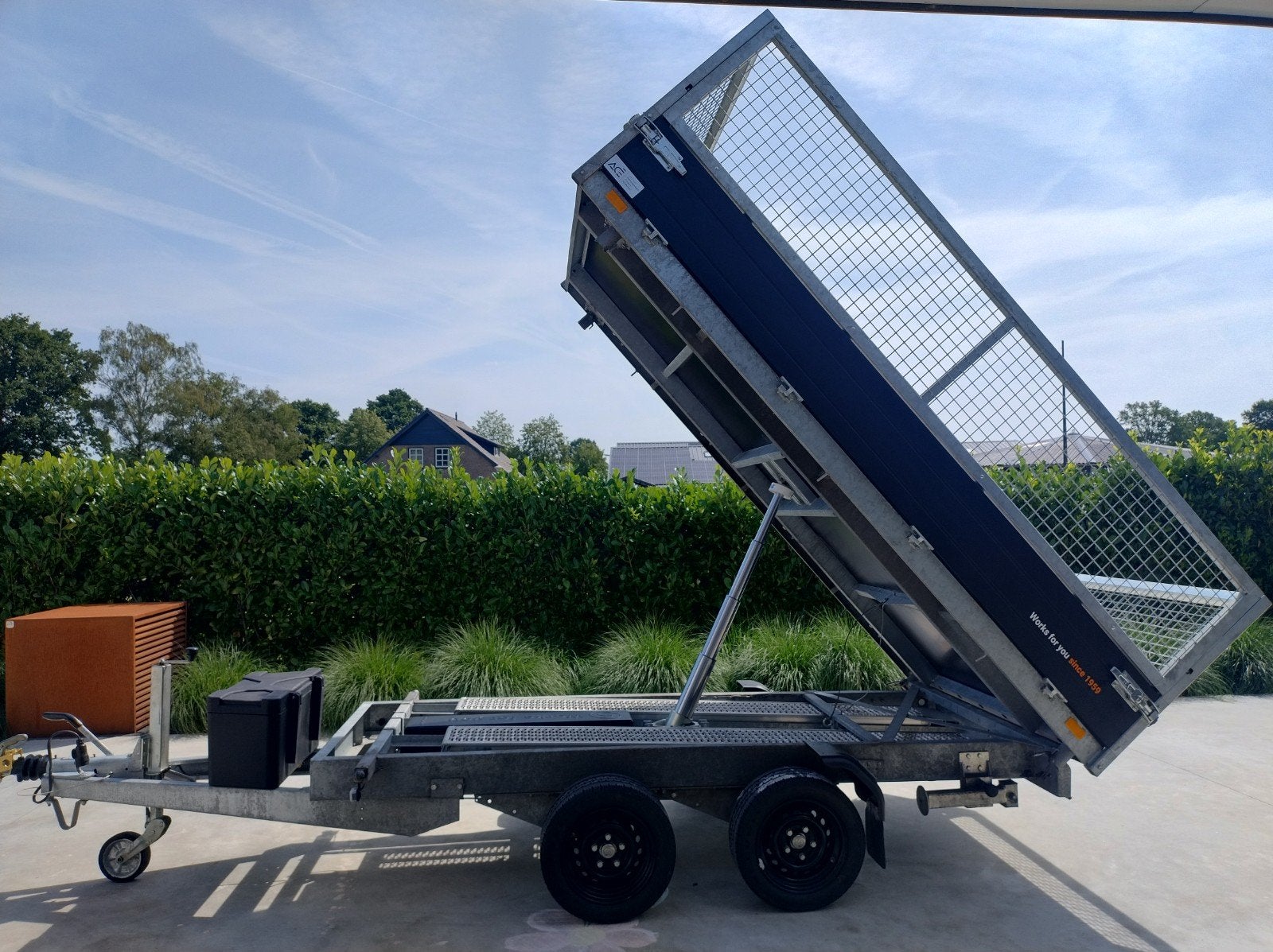 Saris 3-zijdige elektrische kipper aanhanger loofrekken 2024, Auto diversen, Aanhangers en Bagagewagens, Ophalen of Verzenden