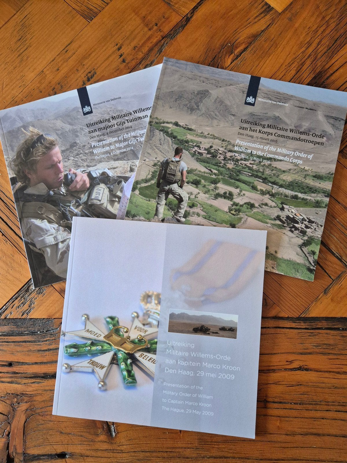 MWO Militaire Willemsorde KCT Commando medaille, Verzenden, Landmacht, Nederland, Boek of Tijdschrift