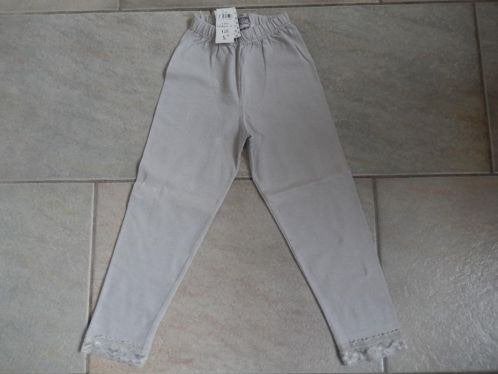 Nieuwe grijze legging met kant maat 128, van Kiddy Girl, Kinderen en Baby's, Kinderkleding | Maat 128, Broek, Kiddy Girl, Meisje