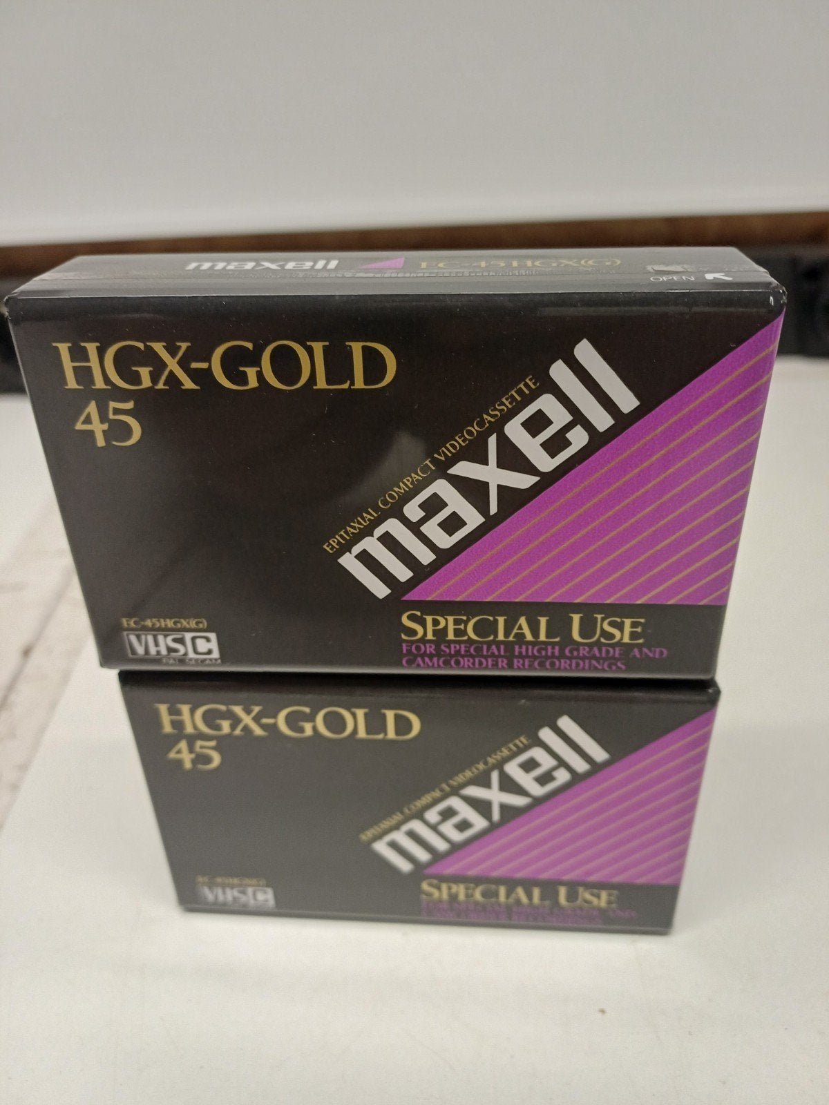 Maxell HGX-Gold 45 VHSC Cassettes (2 stuks) Nieuw, Ophalen of Verzenden