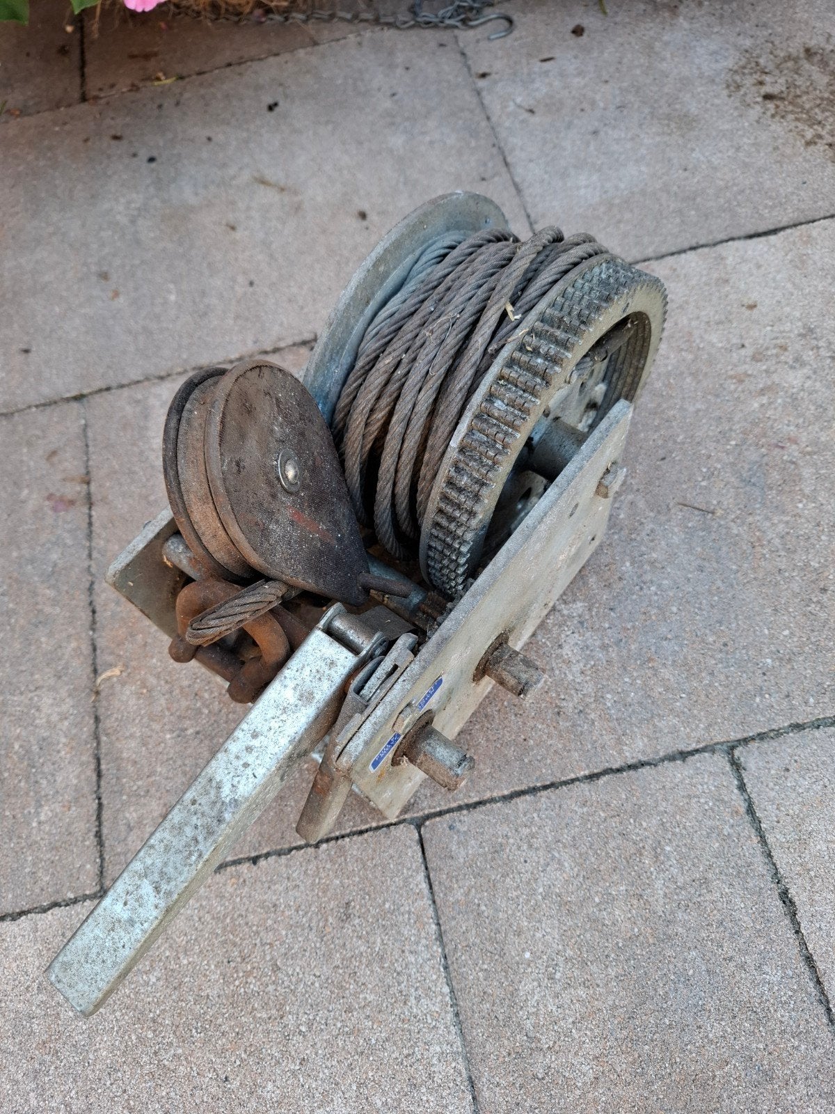 lier 2500 lbs, Ophalen