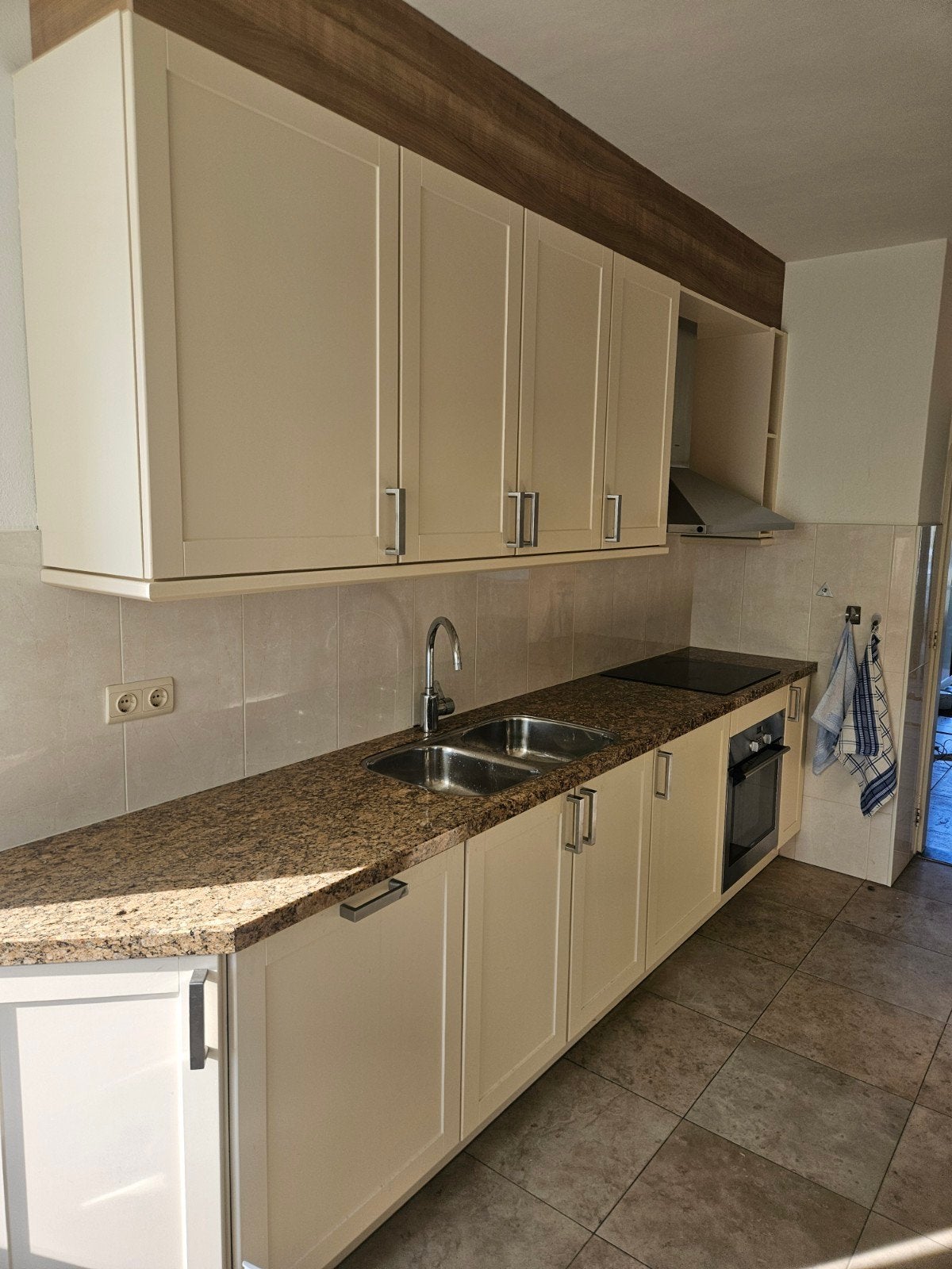 Complete keuken met natuursteen blad, Huis en Inrichting, Keuken | Complete keukens, Ophalen of Verzenden, Overige kleuren, Graniet of Steen