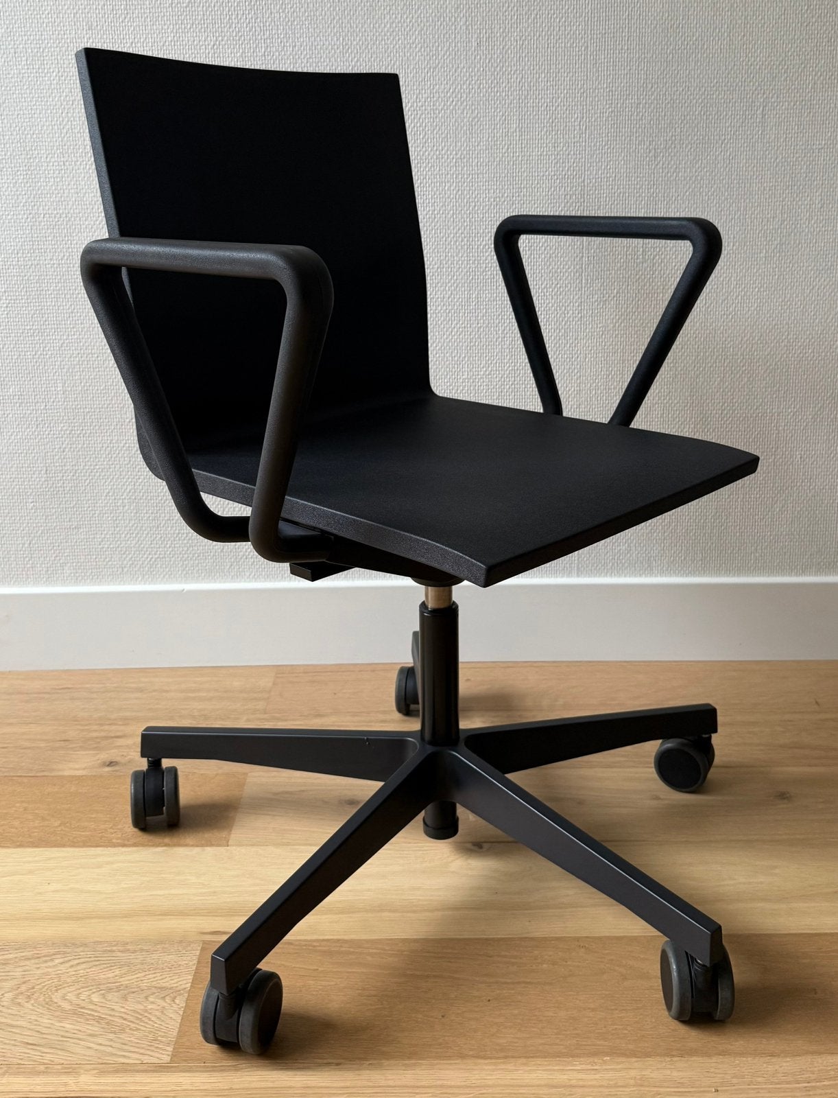 1 Maarten van Severen .04 Vitra bureaustoelen productie 2020, Huis en Inrichting, Ophalen of Verzenden, Zo goed als nieuw, Zwart