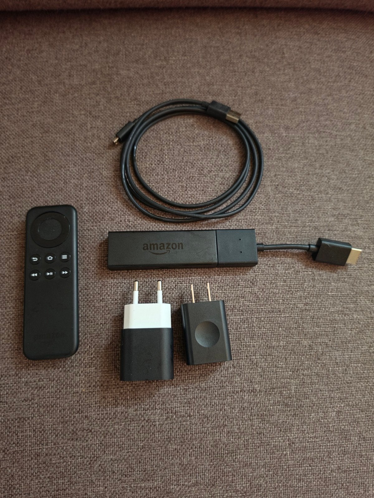 Amazon Fire TV Stick met afstandsbediening en accessoires, Ophalen of Verzenden, Zo goed als nieuw, HDMI, Zonder harde schijf