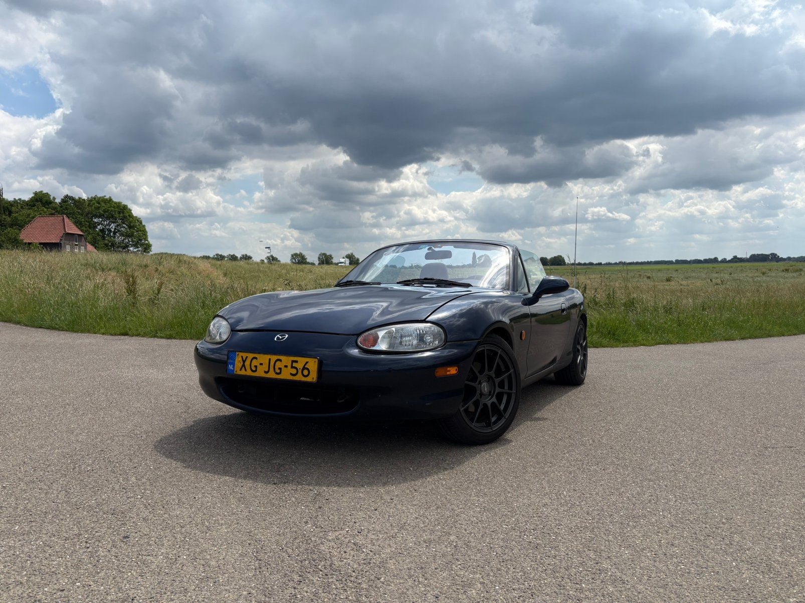 Mazda MX-5 1.8 I 1998 Nwe Softtop | Nwe Balken!, Auto's, Mazda, Achterwielaandrijving, 40 €/maand, 4 cilinders, Cabriolet
