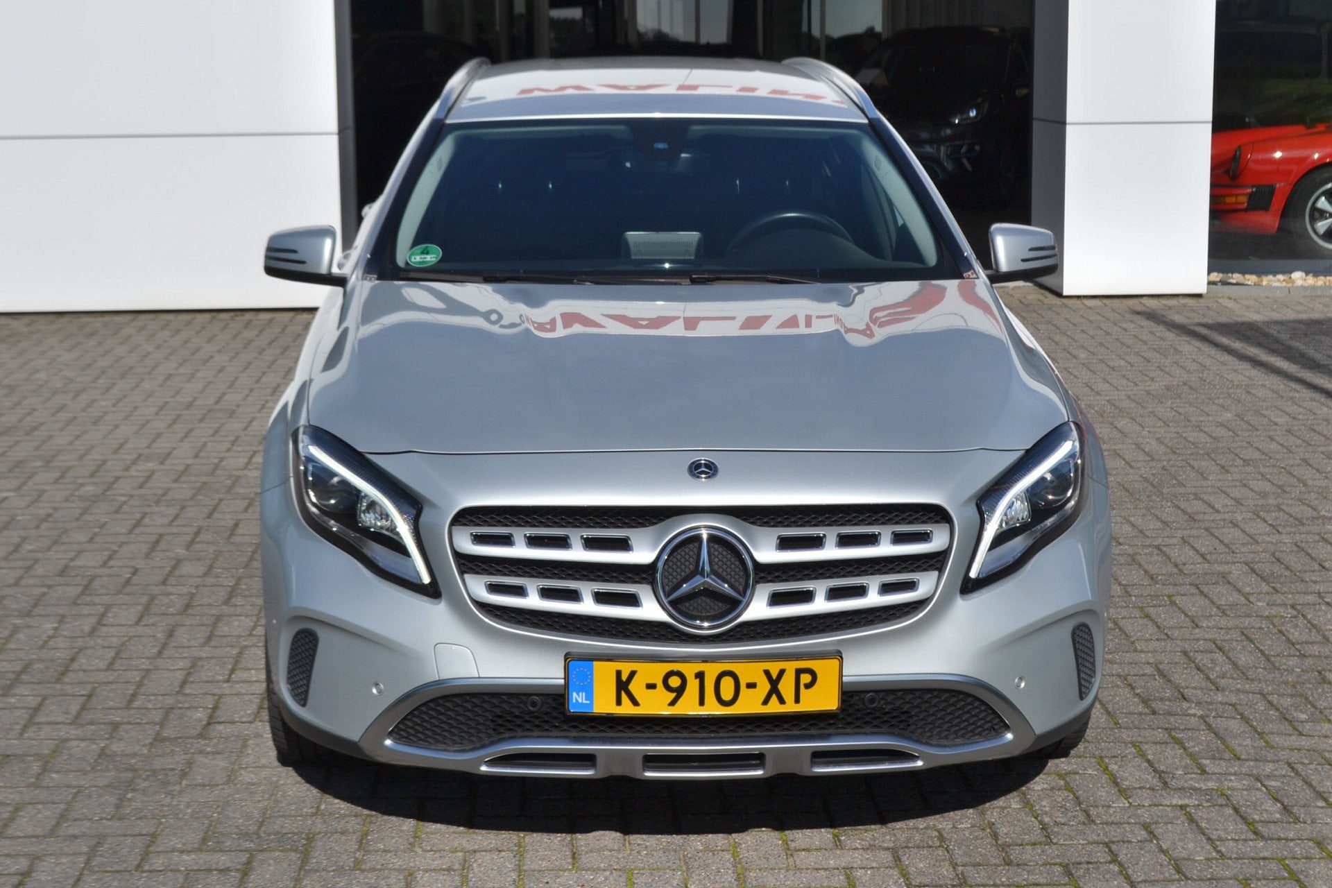 Mercedes-Benz GLA 180 Automaat | Leer | Carplay | Stoelverw., 15 km/l, Gebruikt, 4 cilinders, 715 kg