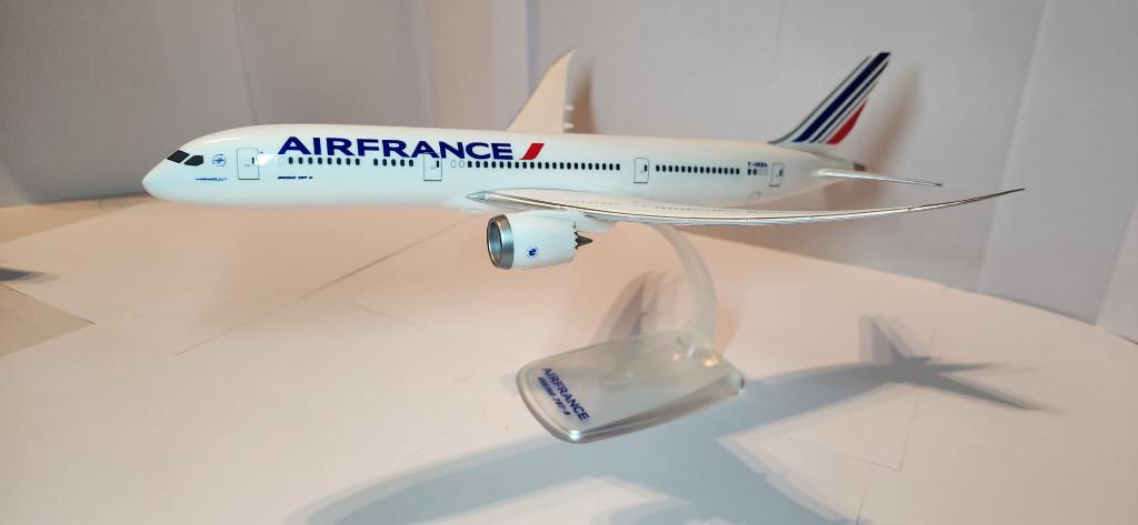 Air France Boeing 787-9 model 1:200, Ophalen of Verzenden, Zo goed als nieuw, Schaalmodel