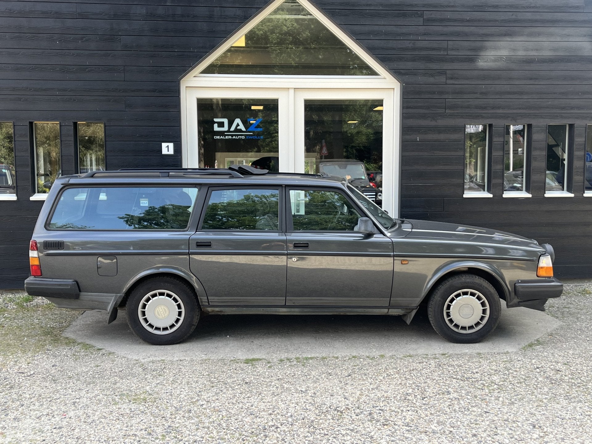 Volvo 240 2.3i Polar Airco/Audio/Lamellen dak/Trekhaak/NAP, Auto's, Origineel Nederlands, Handgeschakeld, Grijs, Volvo