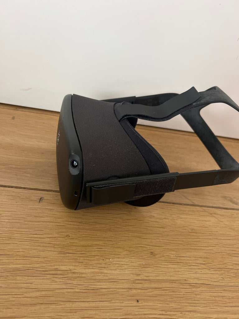 Oculus Quest 1 VR-bril met 2 controllers (1 defect), Ophalen, Gebruikt, VR-bril, Overige platformen
