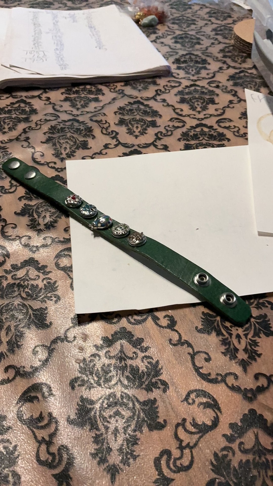 Armband met drukkers voor 1.25, Sieraden, Tassen en Uiterlijk, Ophalen of Verzenden, Zo goed als nieuw