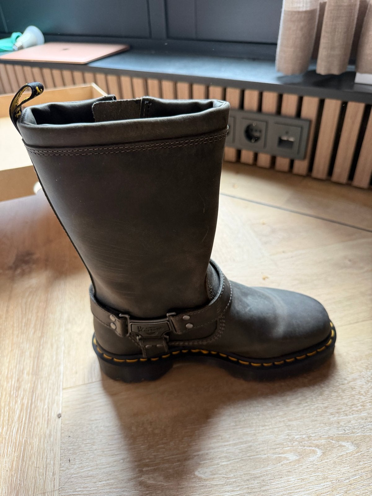 Dr. Martens hoge laarzen - Zo goed als nieuw, Ophalen of Verzenden, Zo goed als nieuw, Bruin, Hoge laarzen