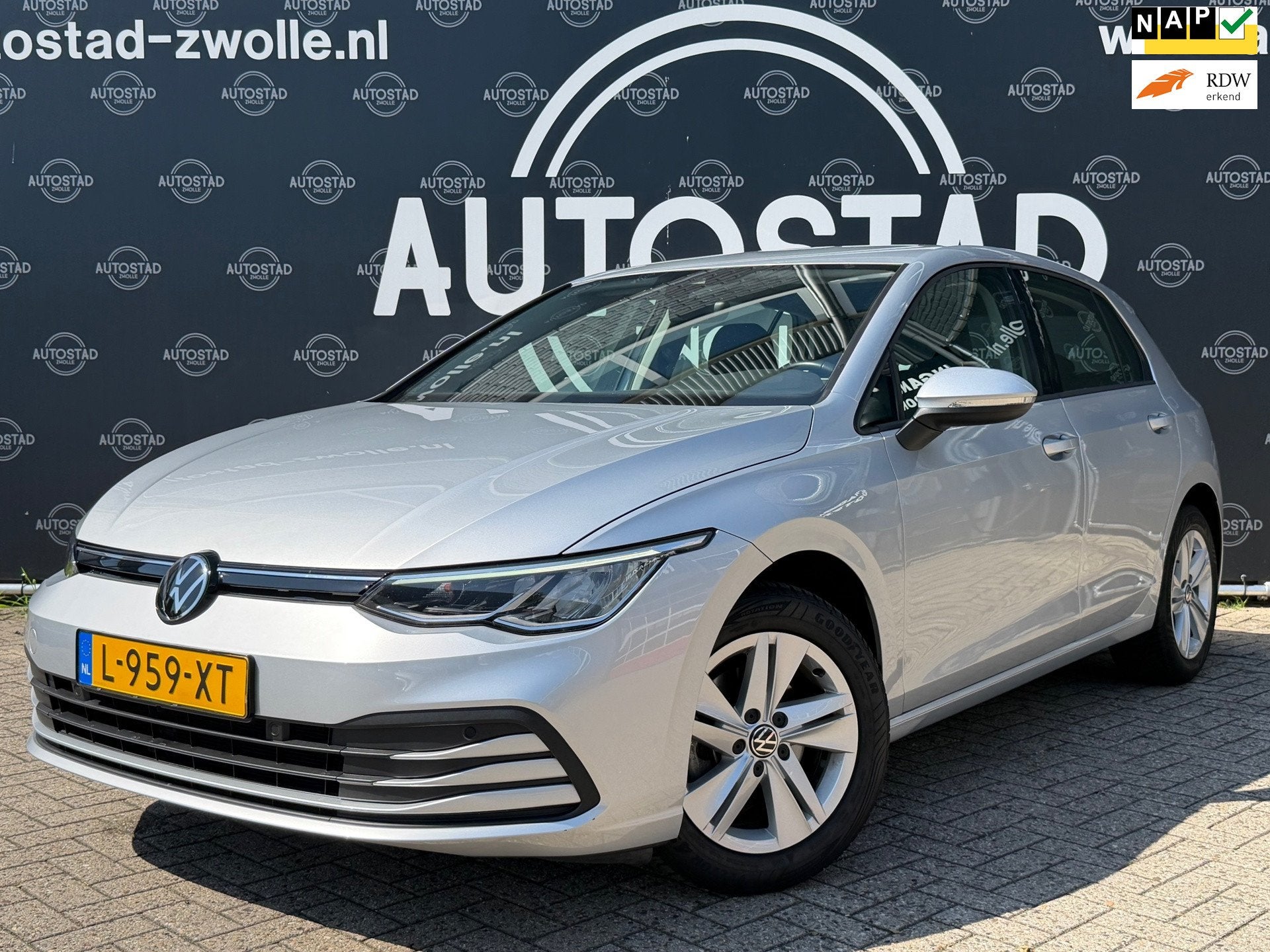 Volkswagen Golf 1.0 eTSI Life Automaat / NL-Auto / Virtual C, Stof, 23 km/l, Bedrijf, 650 kg