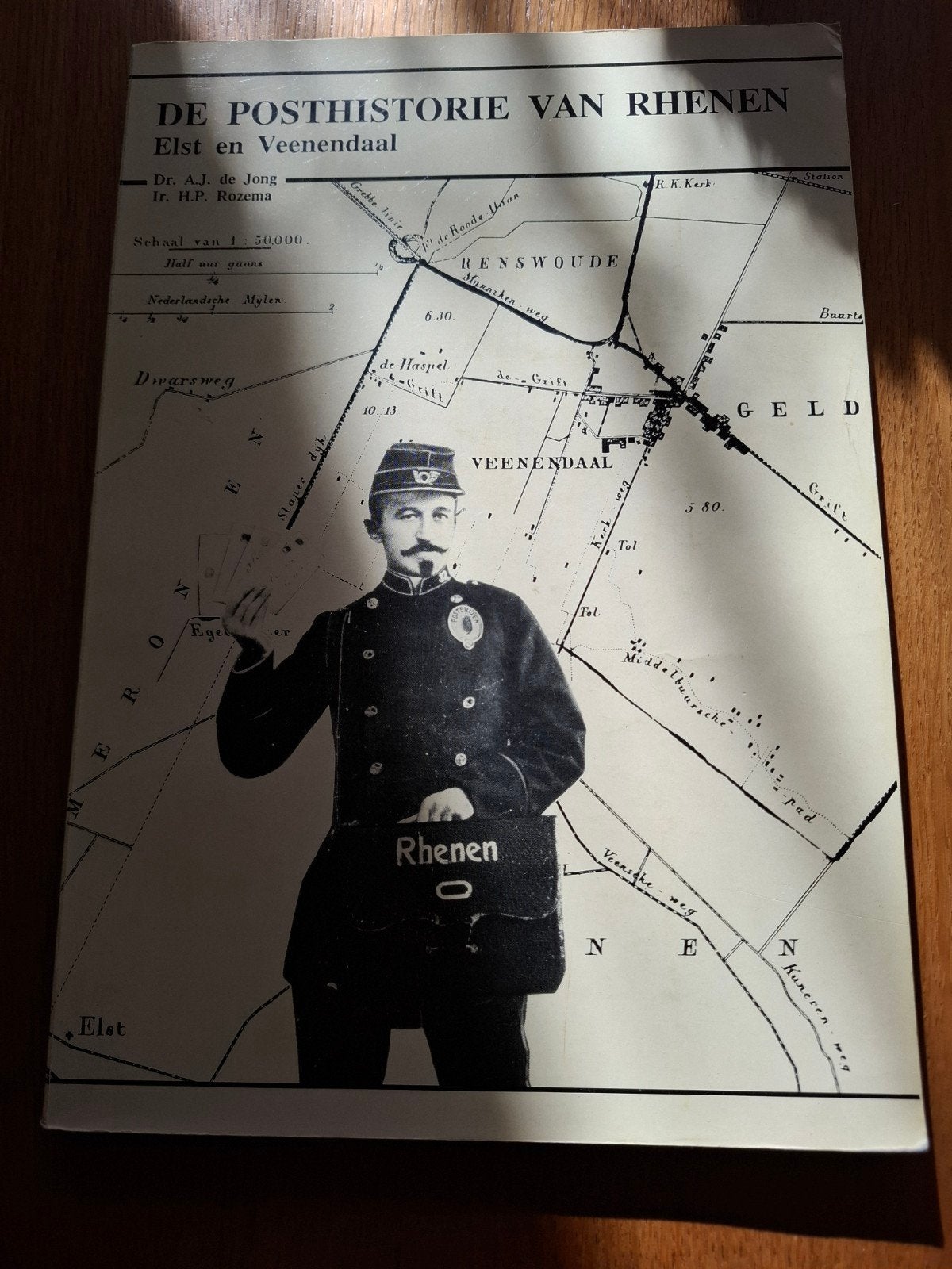 De posthistorie van Rhenen, Elst, Achterberg en Veenendaal, Ophalen of Verzenden, Gelezen