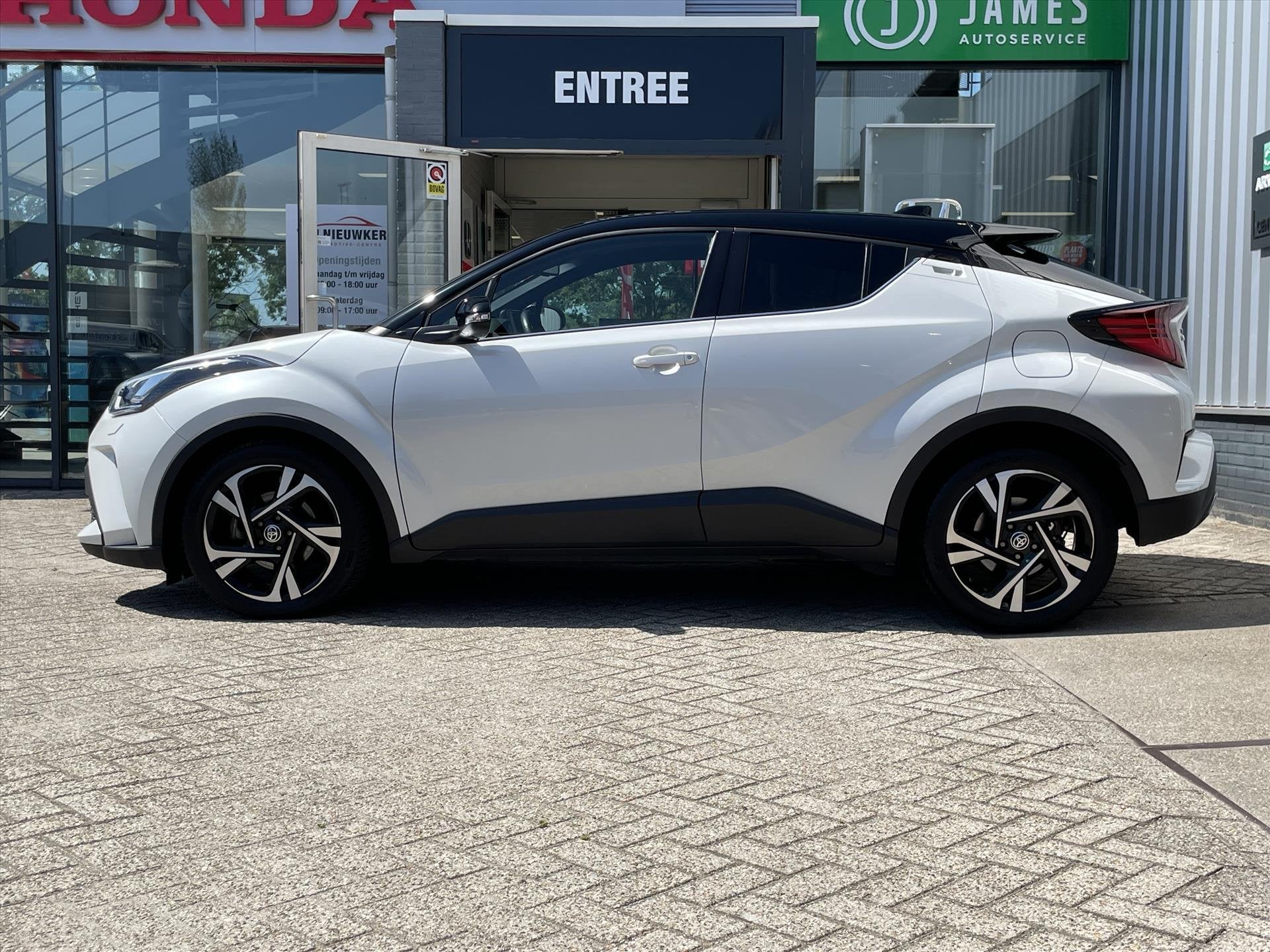 TOYOTA C-Hr 2.0 Hybrid 184pk Automaat Dynamic | Carplay & An, Auto's, Automaat, 12 maanden, 4 cilinders, Leder en Stof