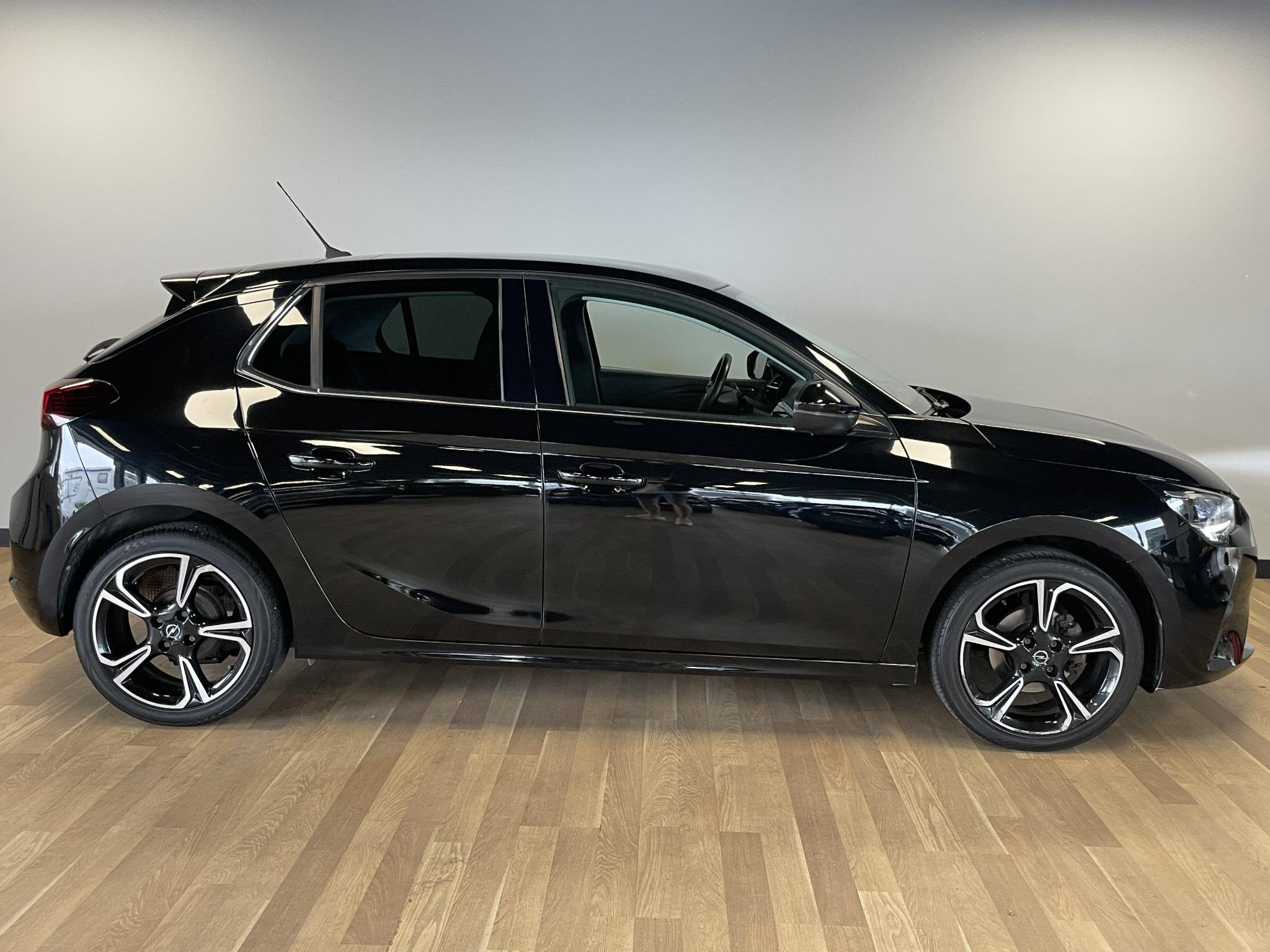 Opel Corsa 1.2 Elegance PANORAMADAK/CARPLAY/CAMERA/STOELVERW, Auto's, Stof, Euro 6, 1199 cc, LED verlichting