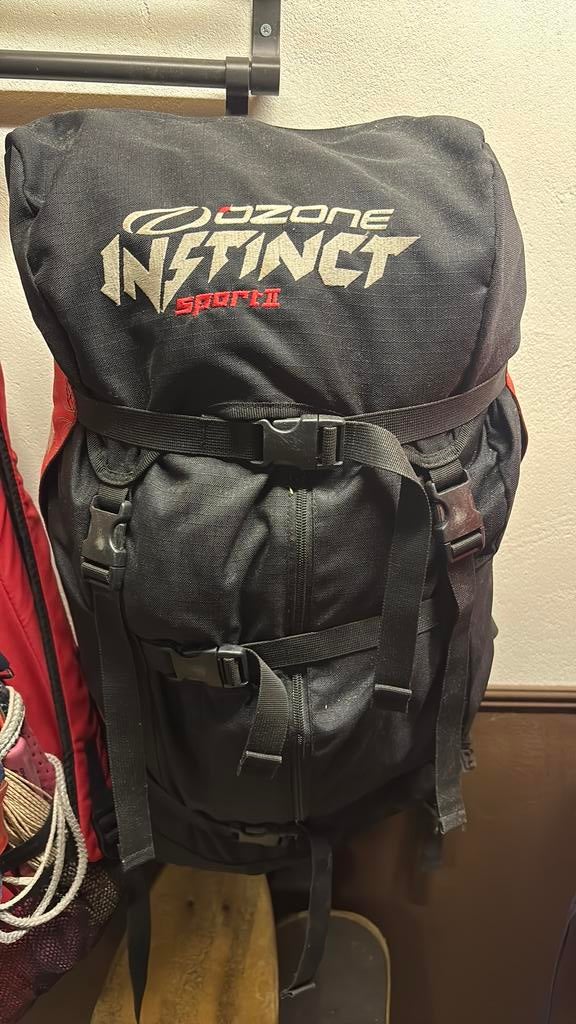 Ozone instinct sport 2, Watersport en Boten, Kitesurfen, Geen board, Ophalen, Gebruikt, 11 m²
