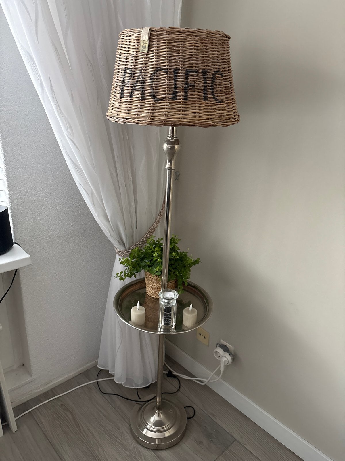 Staande lamp met bijzettafel en riviera maison kap Pacific', Huis en Inrichting, Lampen | Vloerlampen, Ophalen of Verzenden, Gebruikt