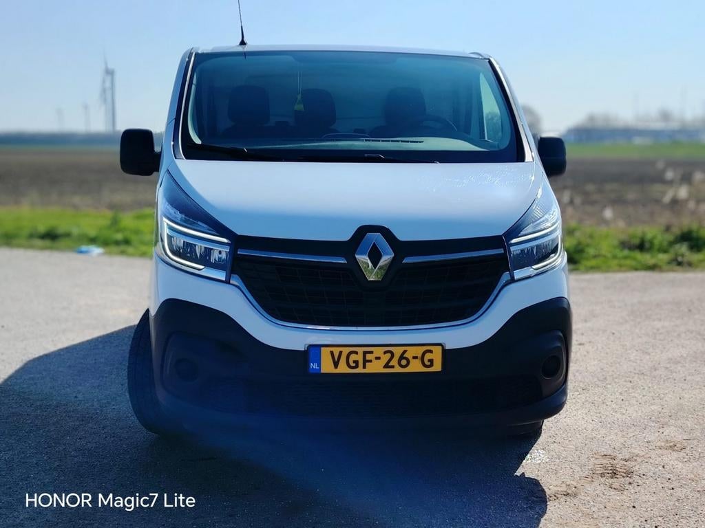Renault Trafic GB 1.6 Energy dCi 95pk L1h1 T27 2020 Wit, Auto's, Bestelauto's, Voorwielaandrijving, Lederen bekleding, Renault