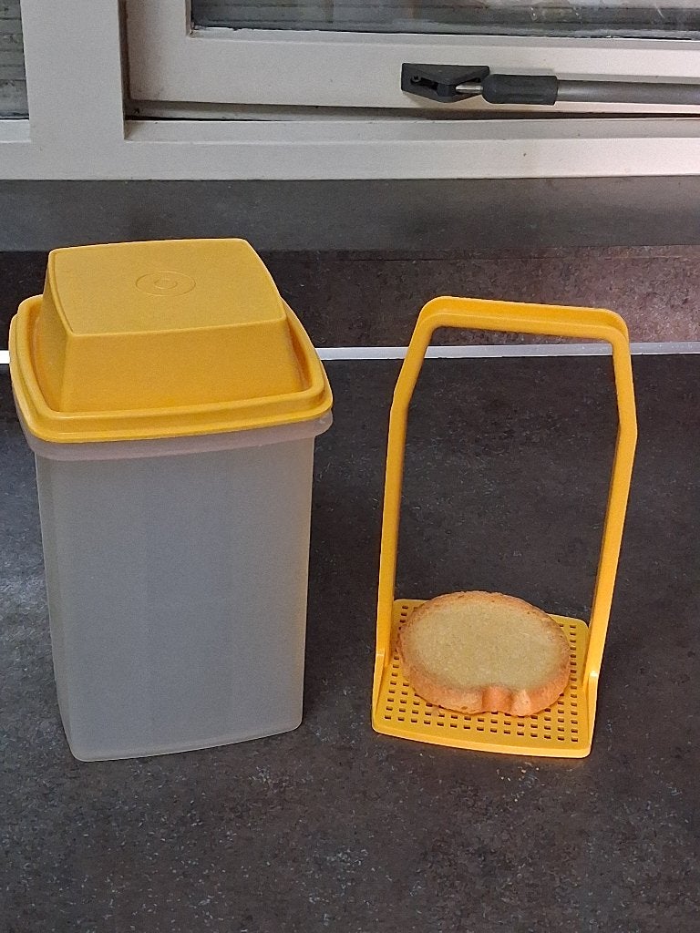 Tupperware beschuit bus / zuurpot groot geel vintage/ augurk, Ophalen of Verzenden, Zo goed als nieuw, Geel, Overige typen