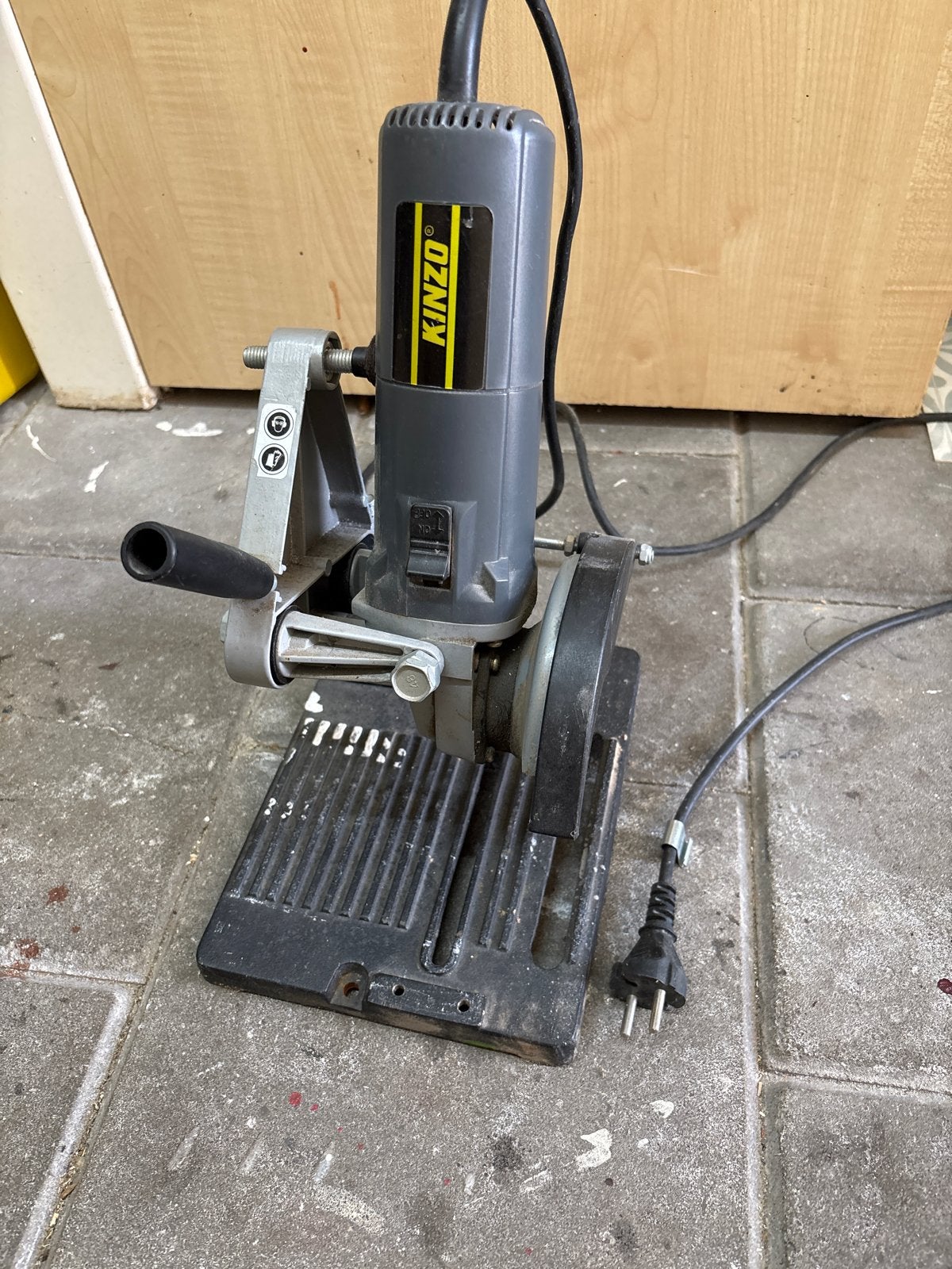 Kinzo Slijpmachine met standaard, Ophalen of Verzenden, Gebruikt, Minder dan 700 watt, Overige typen