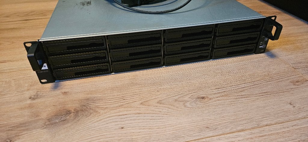 Synology RS3614RPxs RackStation NAS Server (32 GB), Ophalen, Gebruikt