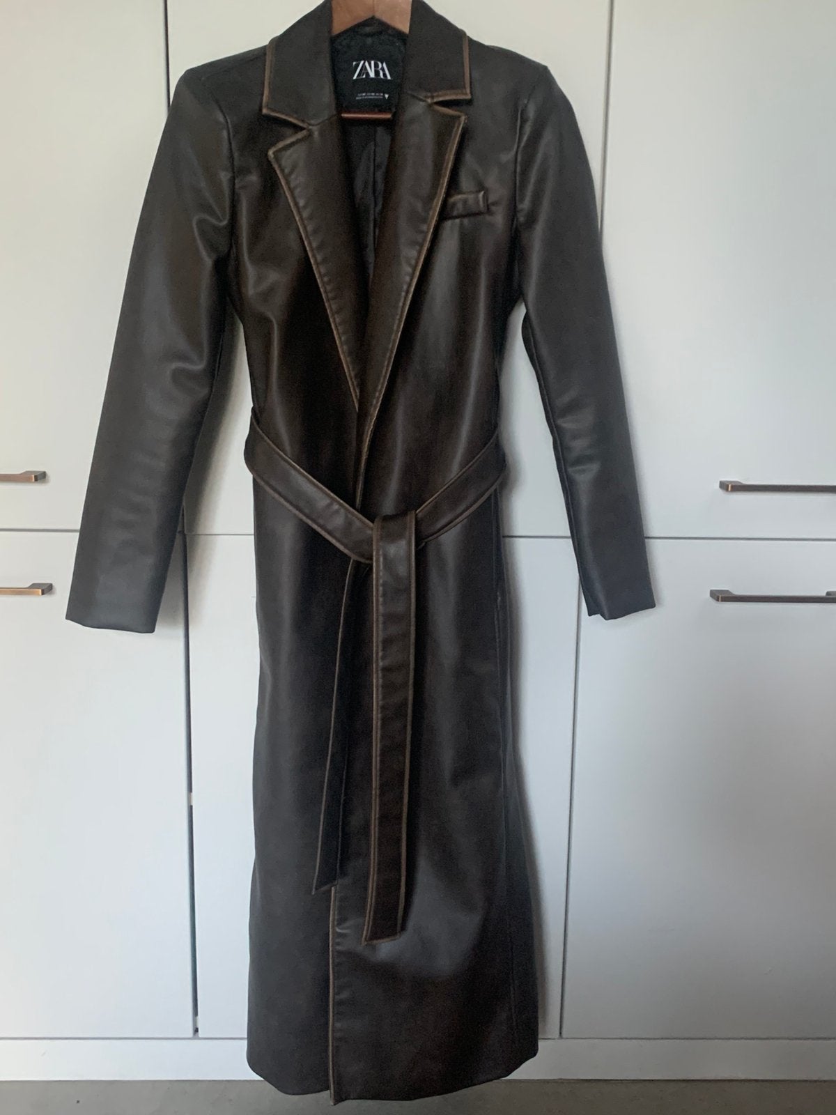 Vegan leren donkerbruine enkellange jas, xs, Zara, Verzenden, Zo goed als nieuw, Maat 34 (XS) of kleiner, Bruin