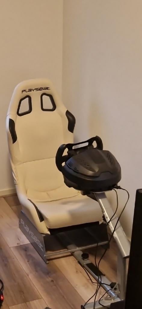 Playseat met stuur, Spelcomputers en Games, Spelcomputers | Overige Accessoires, Ophalen of Verzenden, Gebruikt