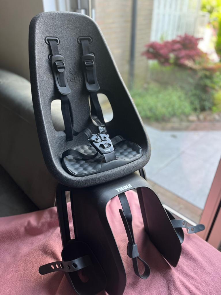 Thule Yepp fietsstoeltje, Achterzitje, Ophalen, 15 t/m 25 kg, Gebruikt
