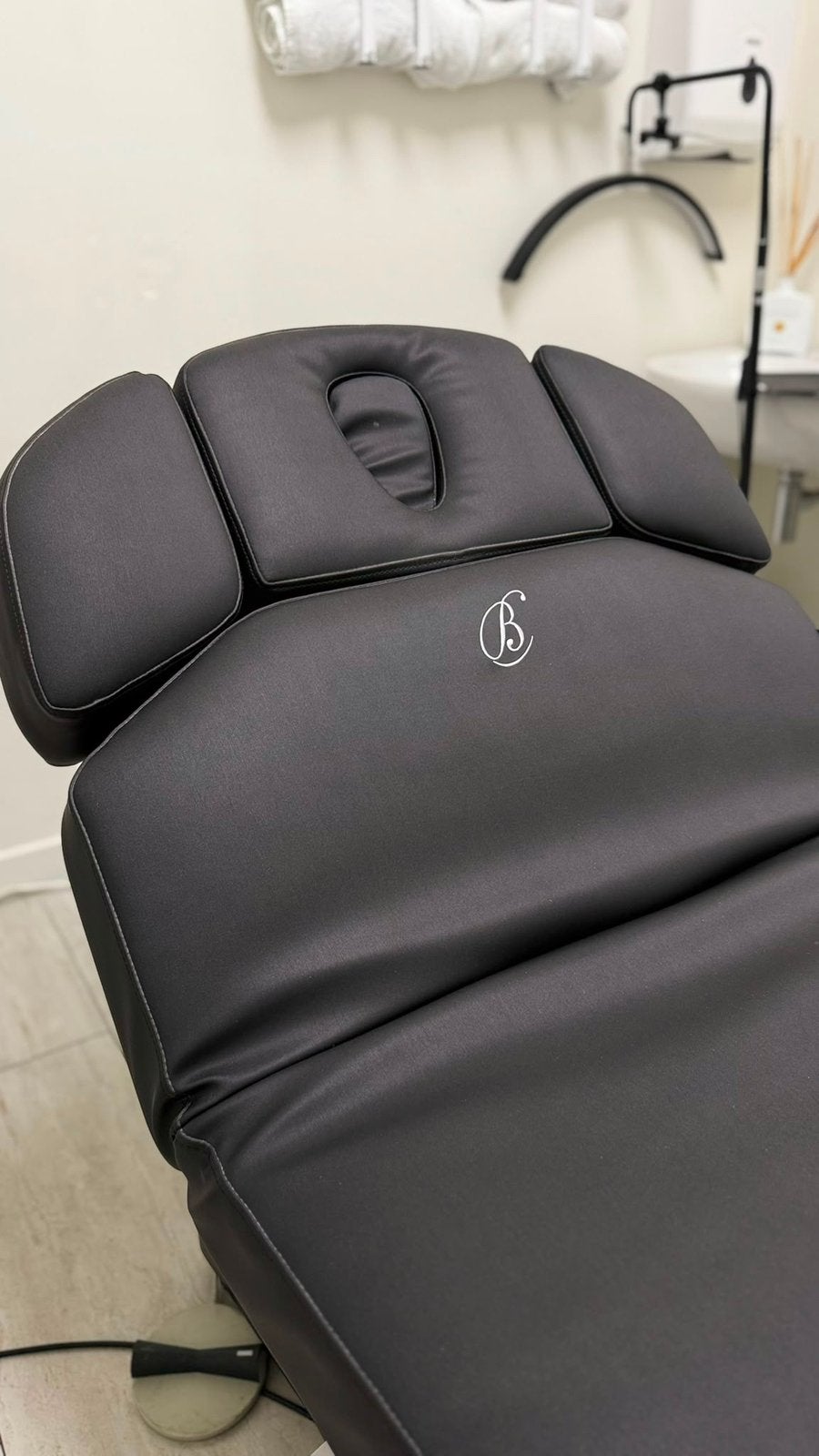 Bellezi Avivo W4 te koop – in uitstekende staat, Ophalen of Verzenden, Zo goed als nieuw, Massagetafel