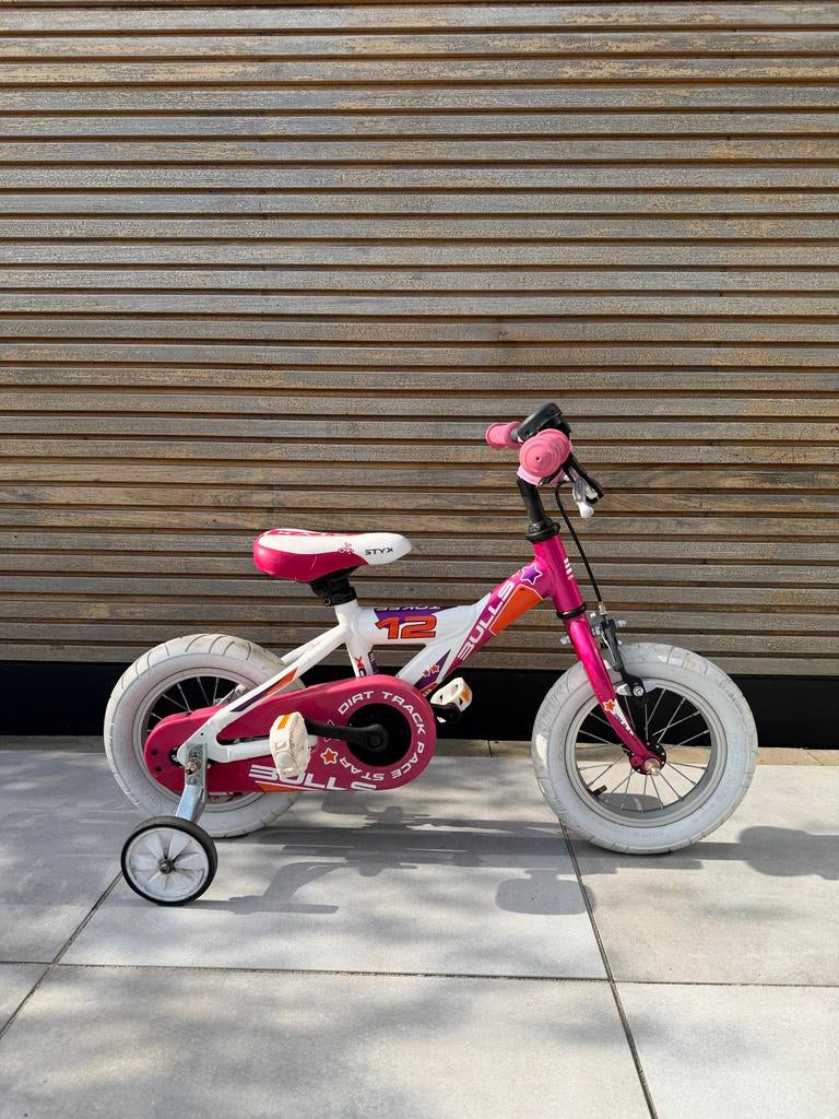 12 inch Bulls kinderfiets met zijwieltjes - Roze/Wit, Fietsen en Brommers, Fietsen | Kinderfietsjes, Ophalen, Zo goed als nieuw