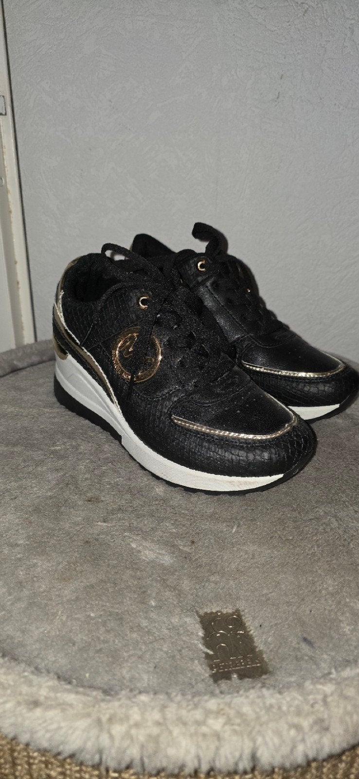 Michael Kors sneakers zwart met goud, Michael Kors, Ophalen of Verzenden, Zwart, Sneakers of Gympen