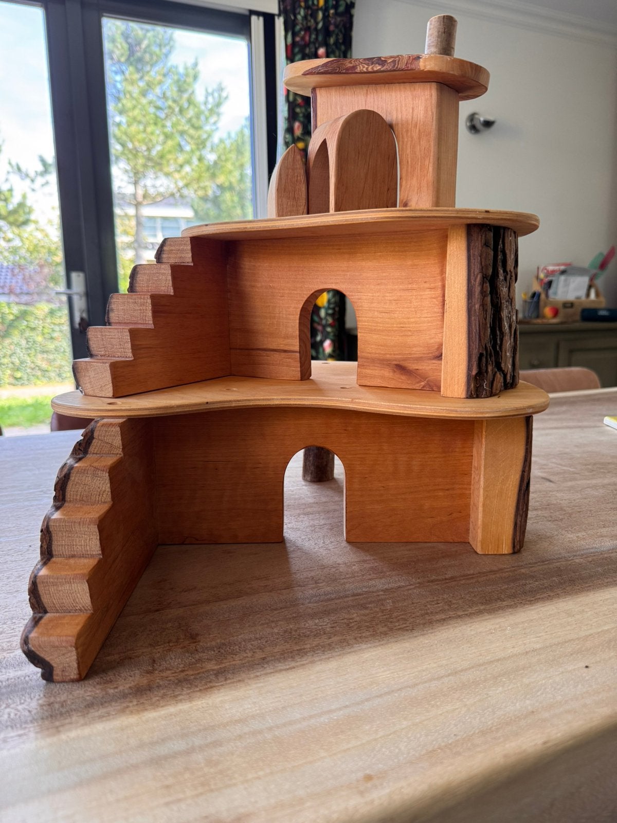 Mooi antroposofisch Boom/poppenhuis Waldorf Magic Wood, Ophalen, Zo goed als nieuw, Poppenhuis