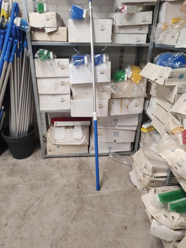Bezems met Allium steel, Ophalen, Nieuw, Nb, Nb