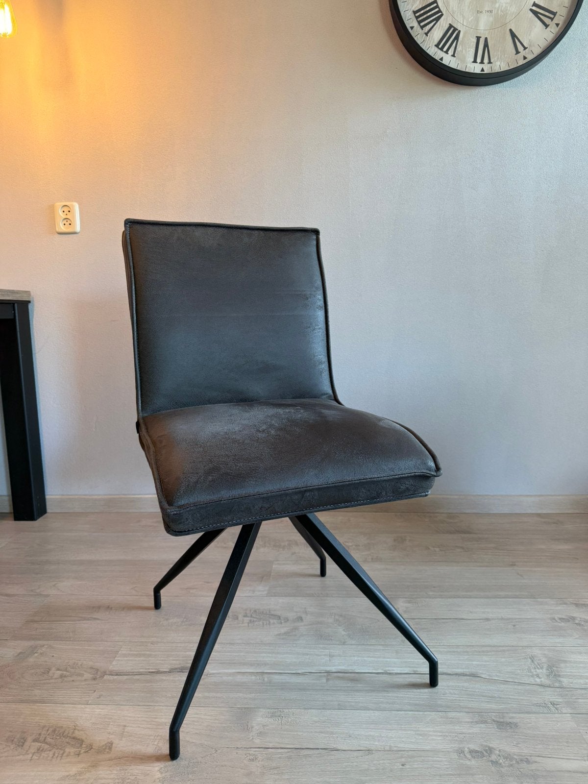 4 eetkamerstoelen, Huis en Inrichting, Stoelen, Ophalen, Zo goed als nieuw, Grijs