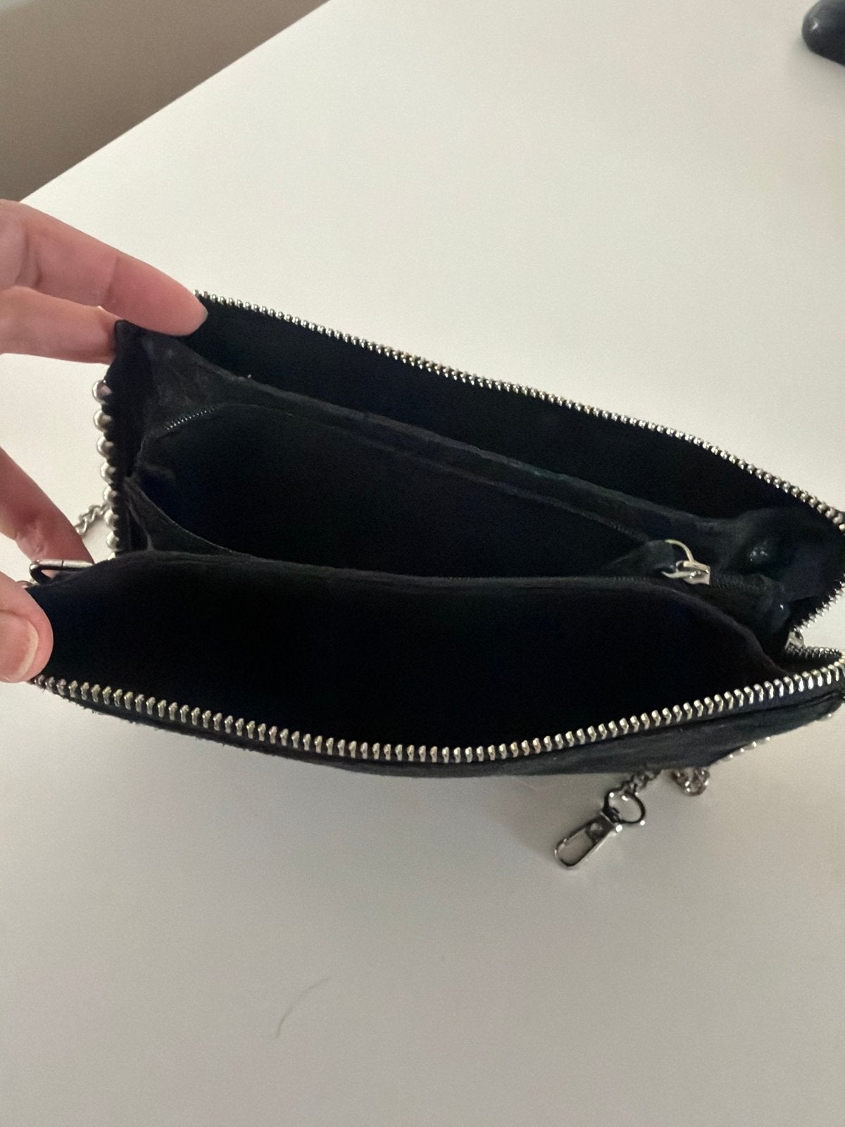 Nieuw Suède Tasje met Ketting van Zara - 23x14 cm, 3 Vakken, Ophalen of Verzenden, Nieuw, Zwart, Schoudertasje