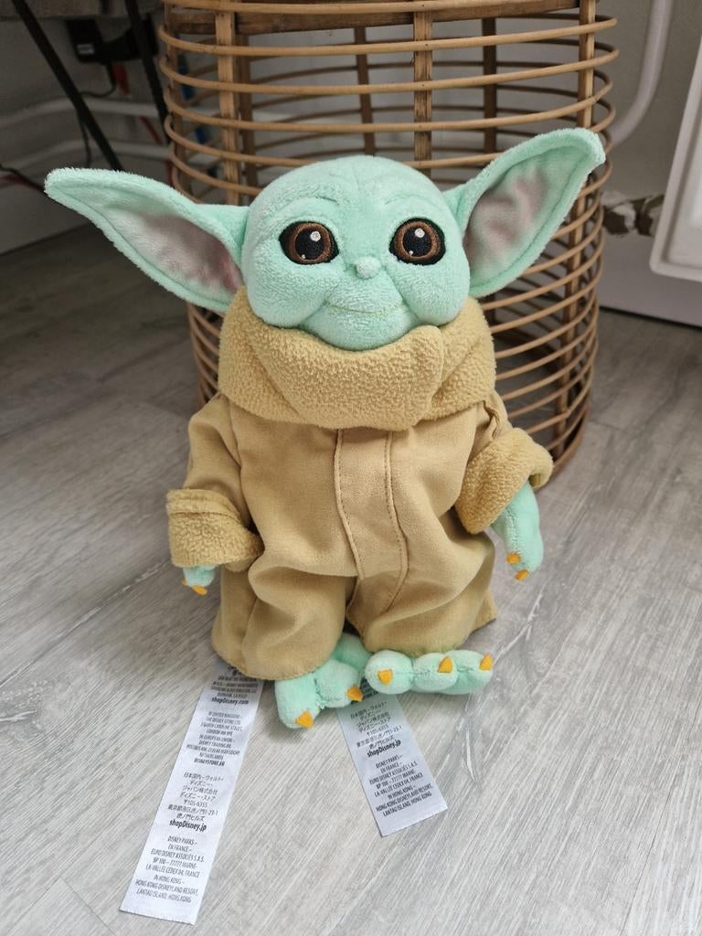 Baby Yoda knuffel / star wars / disneyland, Overige typen, Ophalen of Verzenden, Zo goed als nieuw, Middelgroot (20 tot 80 cm)