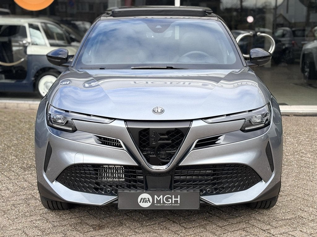 Alfa Romeo Junior 1.2 Turbo Hybrid Ibrida Speciale, Auto's, Alfa Romeo, 145 pk, Euro 6, 1199 cc, Origineel Nederlands