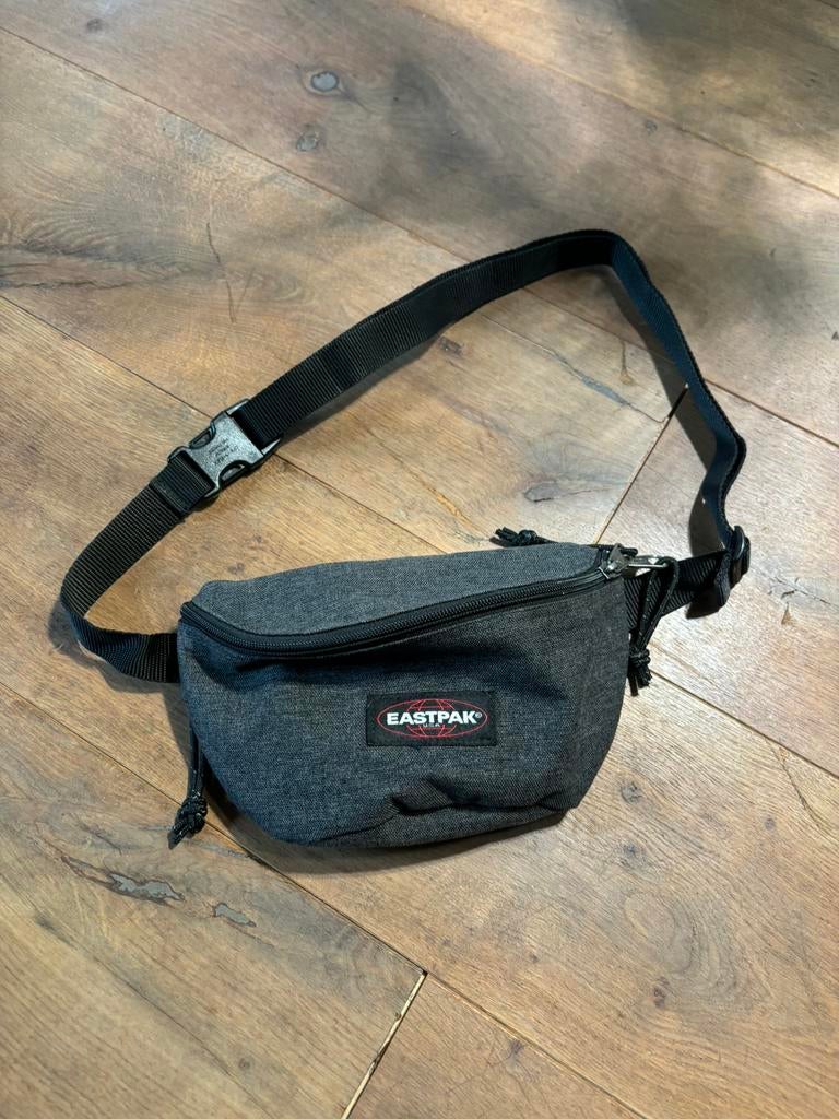 Eastpack heuptasje / fanny pack donker grijs, Ophalen, Zo goed als nieuw, Grijs