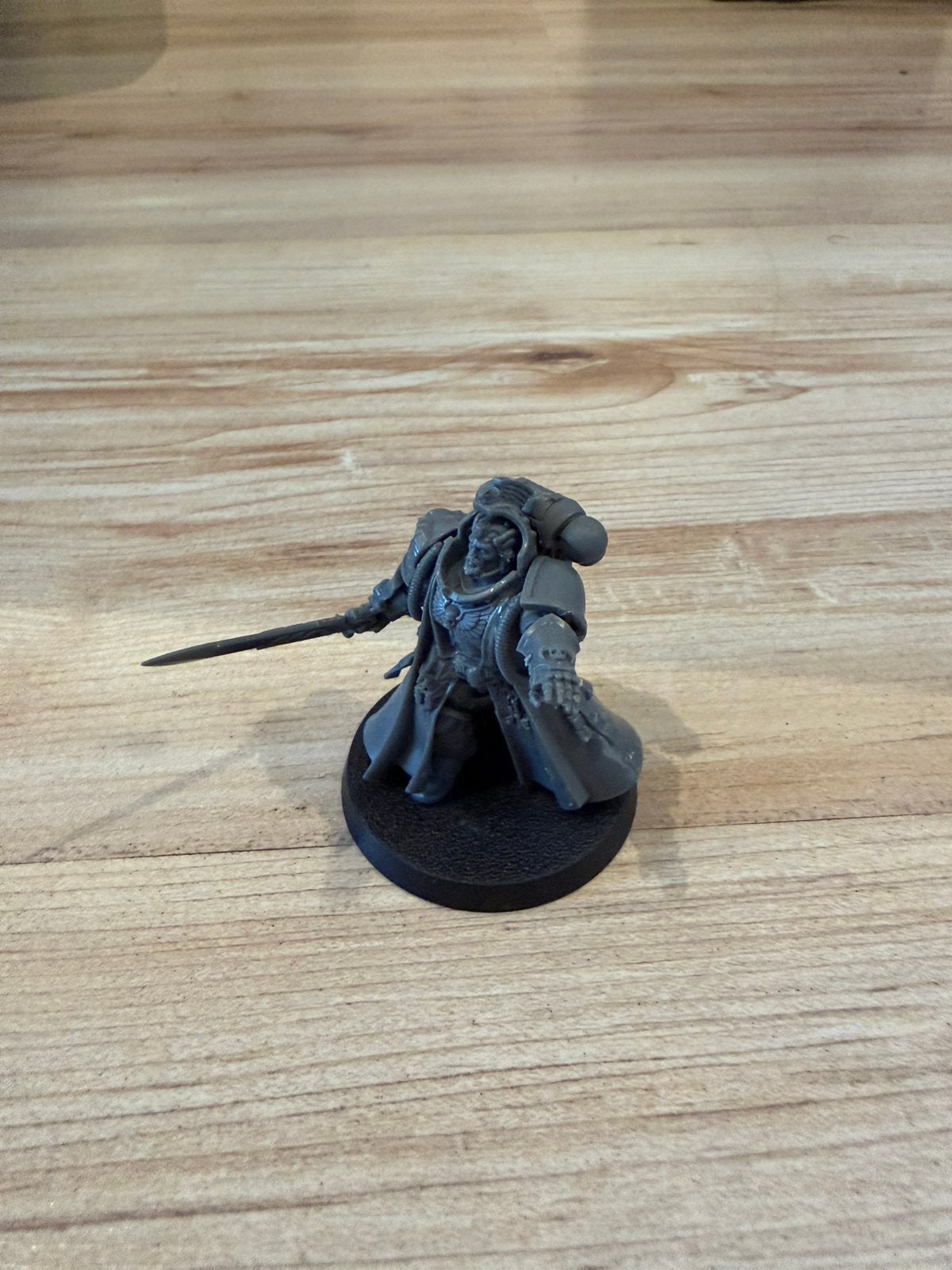 Warhammer 40k space marine librarian bare plastic, Hobby en Vrije tijd, Ophalen of Verzenden, Zo goed als nieuw, Warhammer 40000
