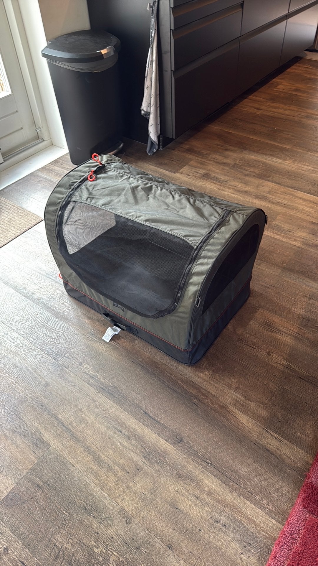 Reisbench voor hond decathlon, Ophalen, Zo goed als nieuw