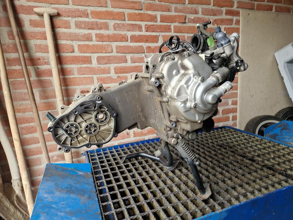 Motorblok Vespa GTS 300 voor project of onderdelen, Fietsen en Brommers, Brommeronderdelen | Scooters, Gebruikt, Vespa, Blok, Ophalen