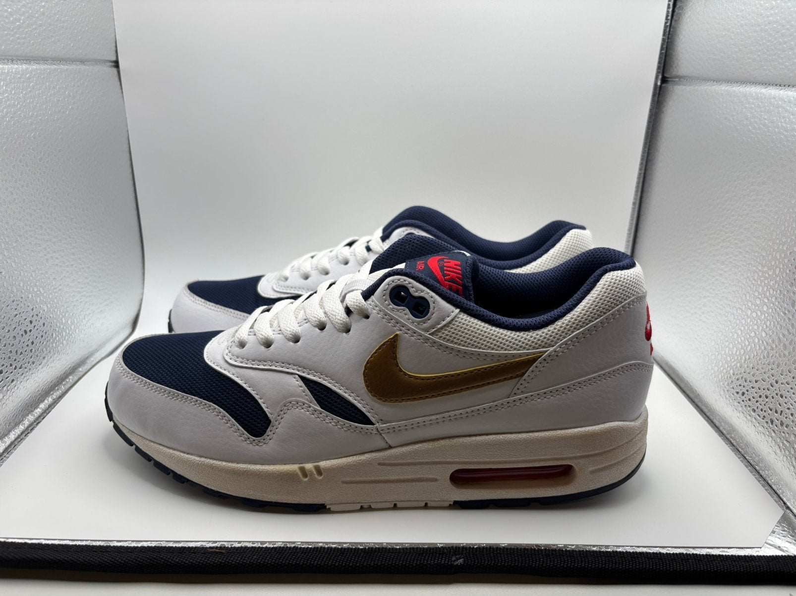 Nike Air Max 1 Essential Olympic 537383-127 Maat: 42.5/9, Wit, Nike, Ophalen of Verzenden, Sneakers of Gympen