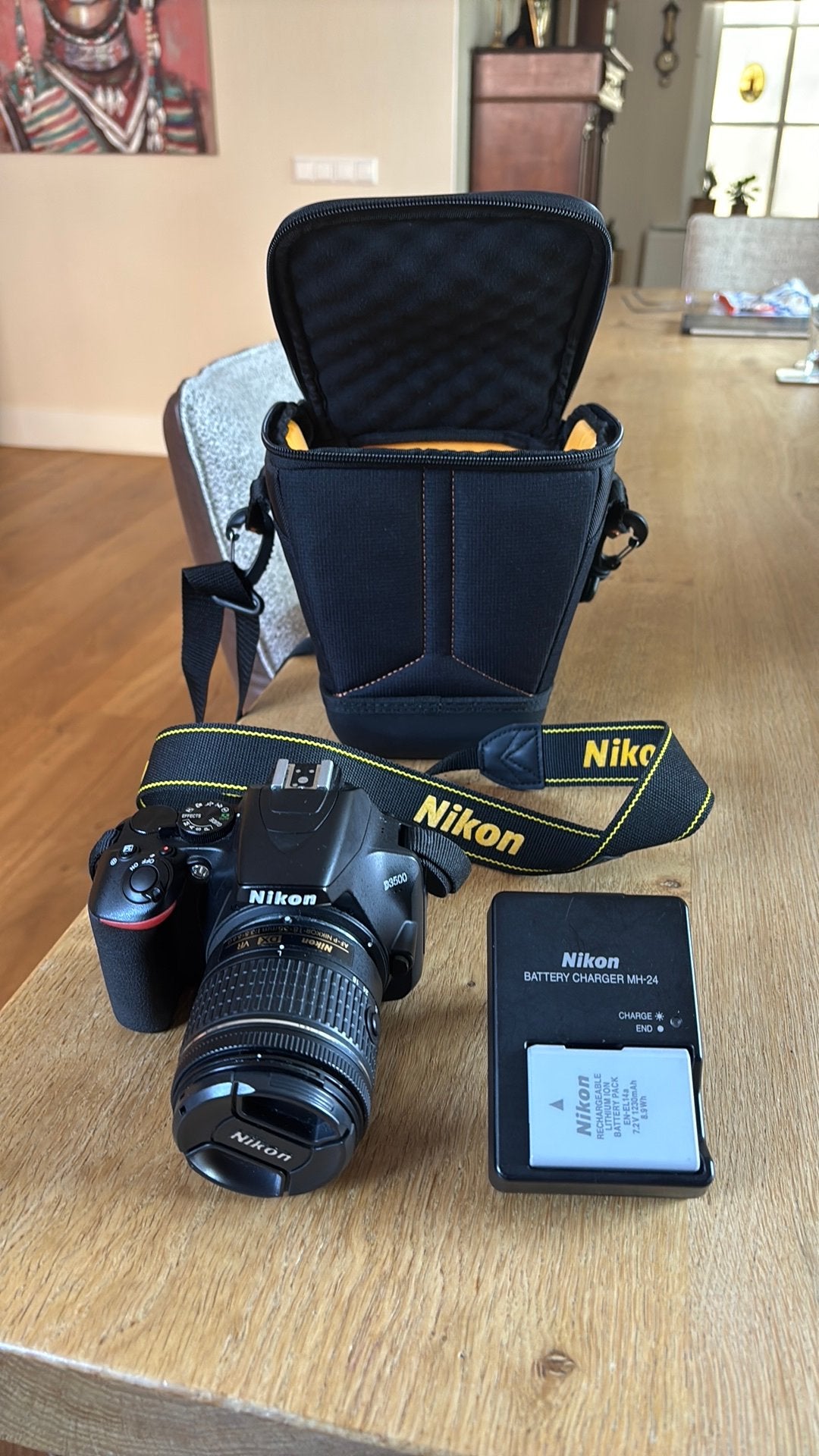 Nikon D3500 dig. camera incl. mooie tas, Audio, Tv en Foto, Fotocamera's Digitaal, Ophalen of Verzenden, Zo goed als nieuw, Nikon