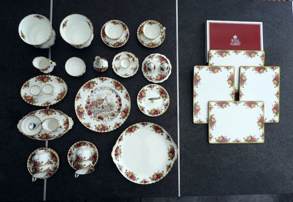 Royal Albert antiek servies, Ophalen