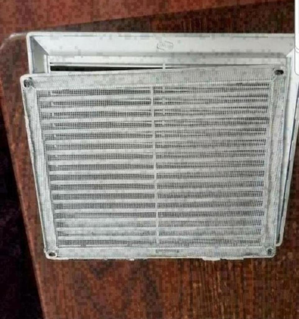 ventilatierooster 25cm bij 21cm €6,00, Ophalen of Verzenden, Zo goed als nieuw, Ventilator