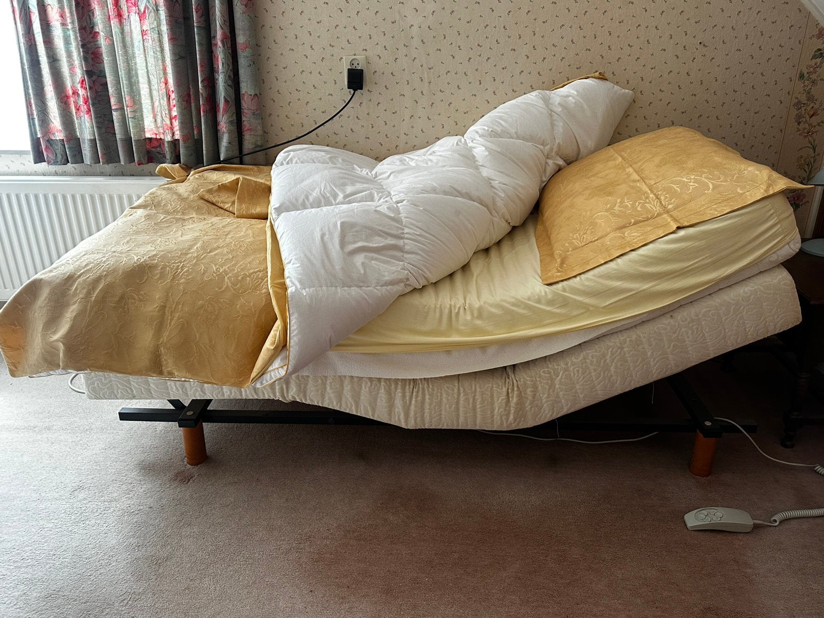 Boxspring 1 pers elektrisch verstelbaar, Ophalen, Gebruikt, 90 cm, Eenpersoons