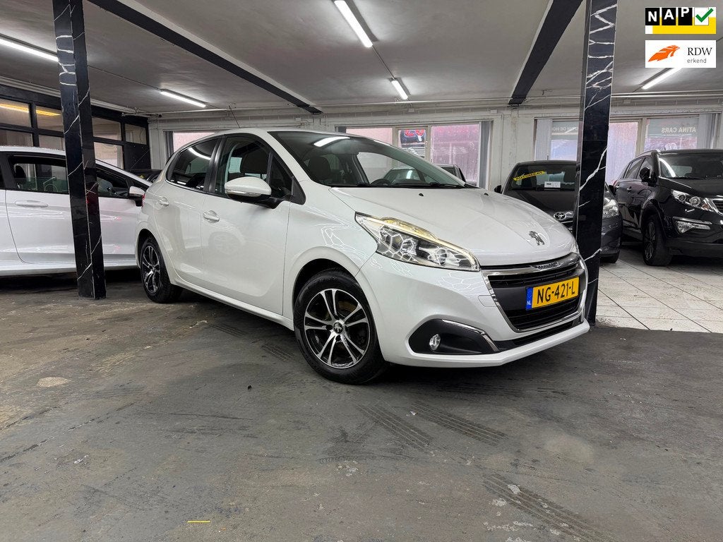 Peugeot 208 1.2 PureTech Blue Lion 1e eigenaar dealer onderh, Auto's, Peugeot, Voorwielaandrijving, Gebruikt, 1199 cc, 82 pk