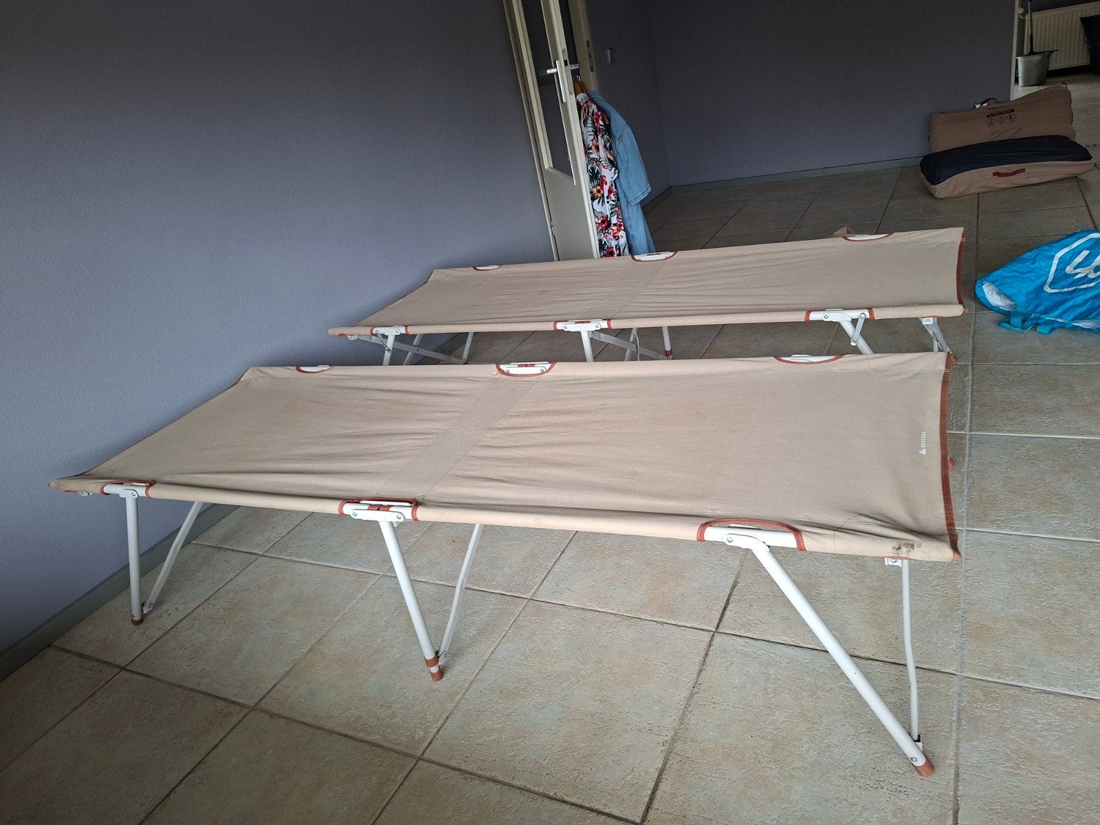 2x Veldbed inclusief 2 x matras Decathlon, Caravans en Kamperen, Ophalen, Gebruikt