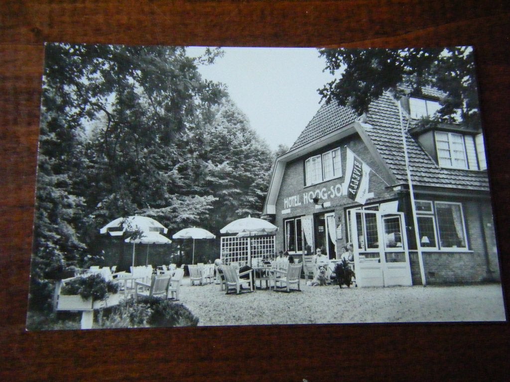 R42 - Hoog Soeren - Hotel - Mooi/Oud, Ophalen of Verzenden, 1940 tot 1960, Gelderland