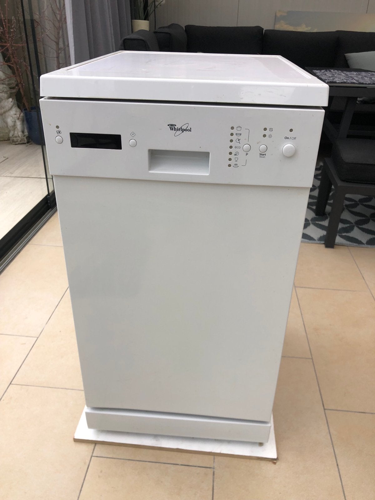 Whirlpool vaatwasser - Vrijstaand, wit, smal, Witgoed en Apparatuur, Vaatwasmachines, Ophalen, Gebruikt, 85 tot 90 cm, 45 tot 60 cm